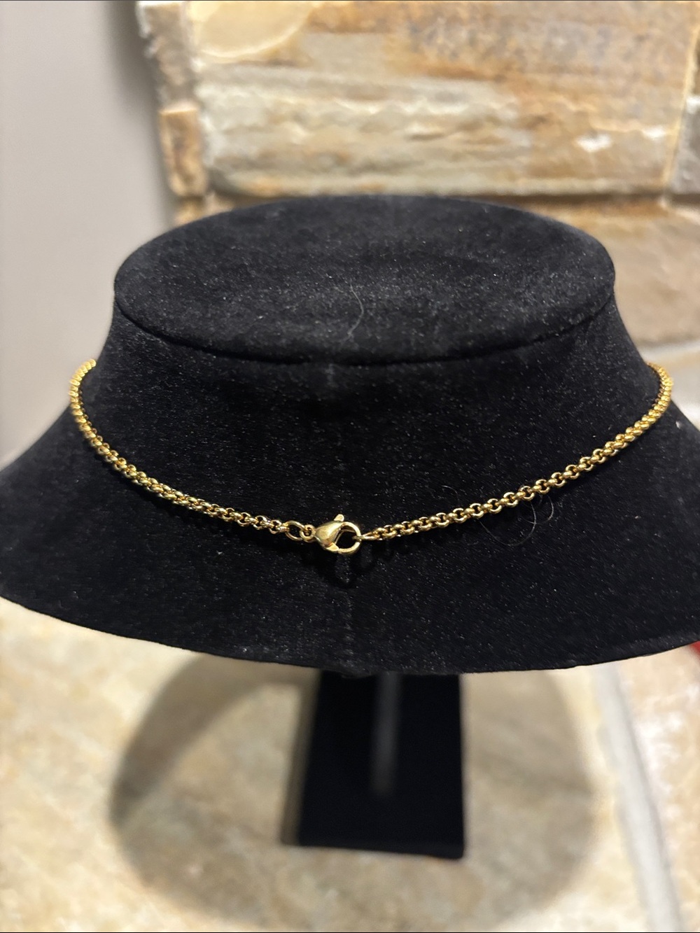Gold and Black Gucci Bee Pendant Necklace with Crystal Wings - Picture 4 of 6